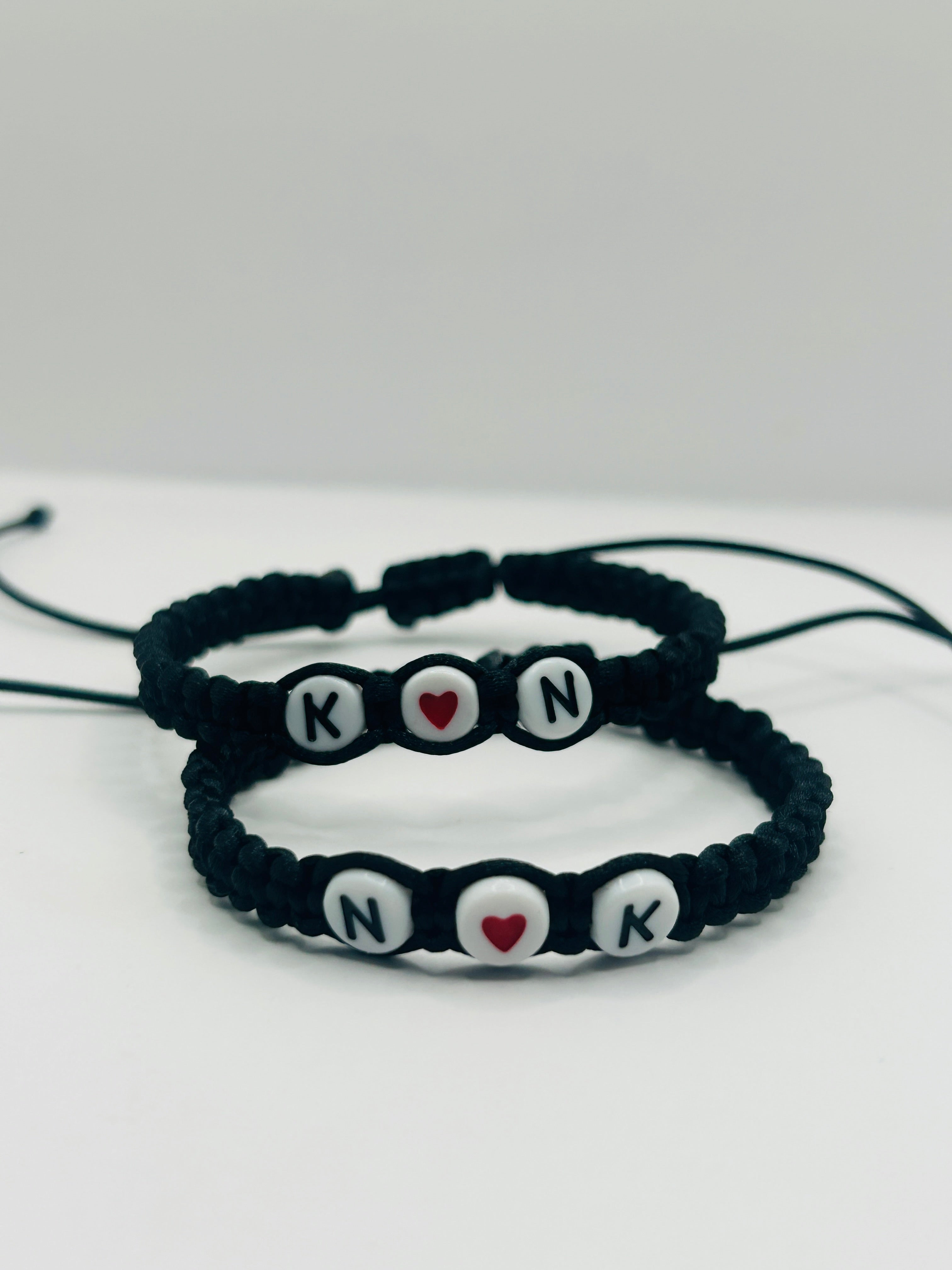 Personalized Couples Initial Adjustable Bracelet Set Black-Black Braided Fashion Matching Bracelets with Custom Letters & Heart Charm, Trendy Daily Jewelry Ideal Gift for Couples, (Copia)