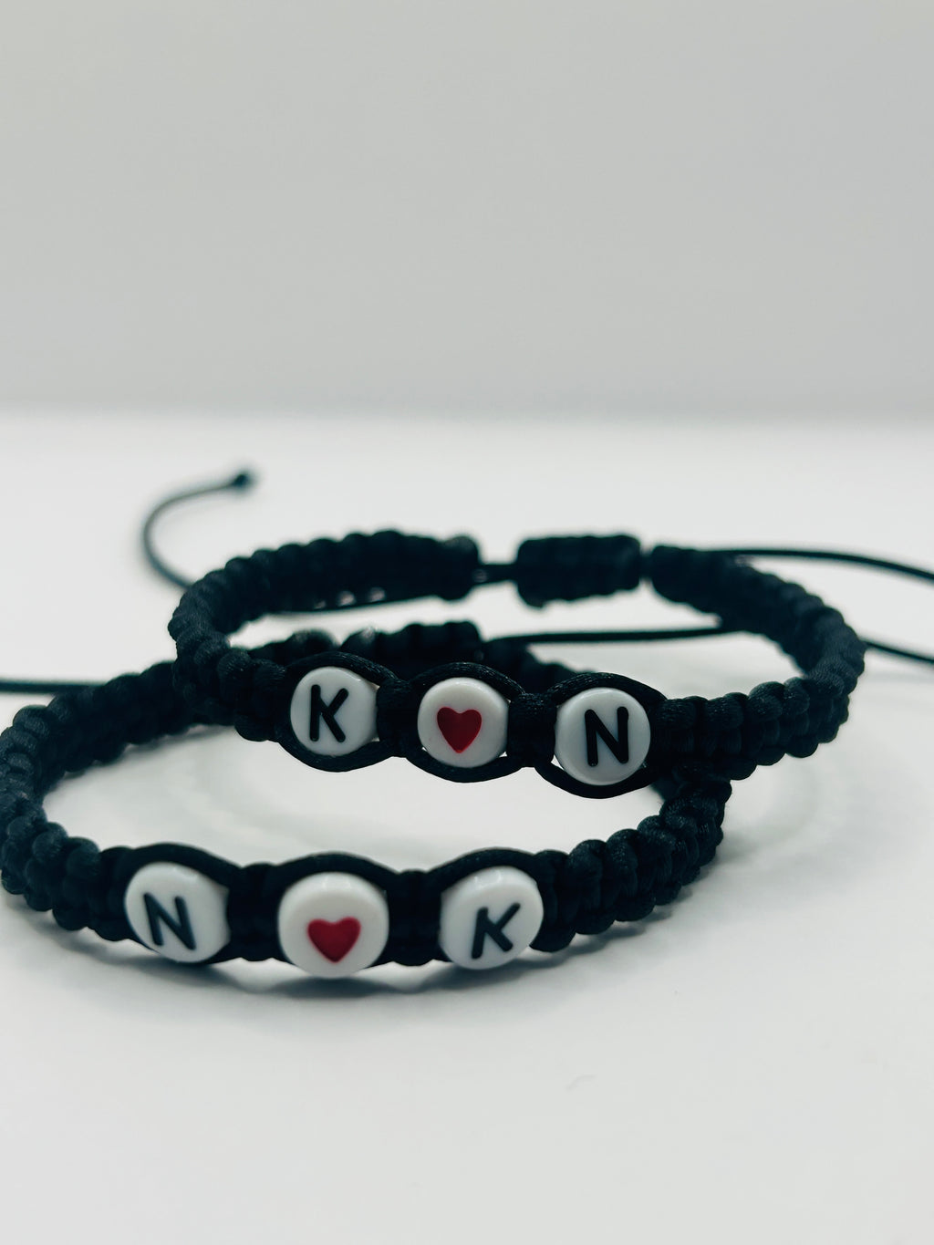 Personalized Couples Initial Adjustable Bracelet Set Black-Black Braided Fashion Matching Bracelets with Custom Letters & Heart Charm, Trendy Daily Jewelry Ideal Gift for Couples, (Copia)