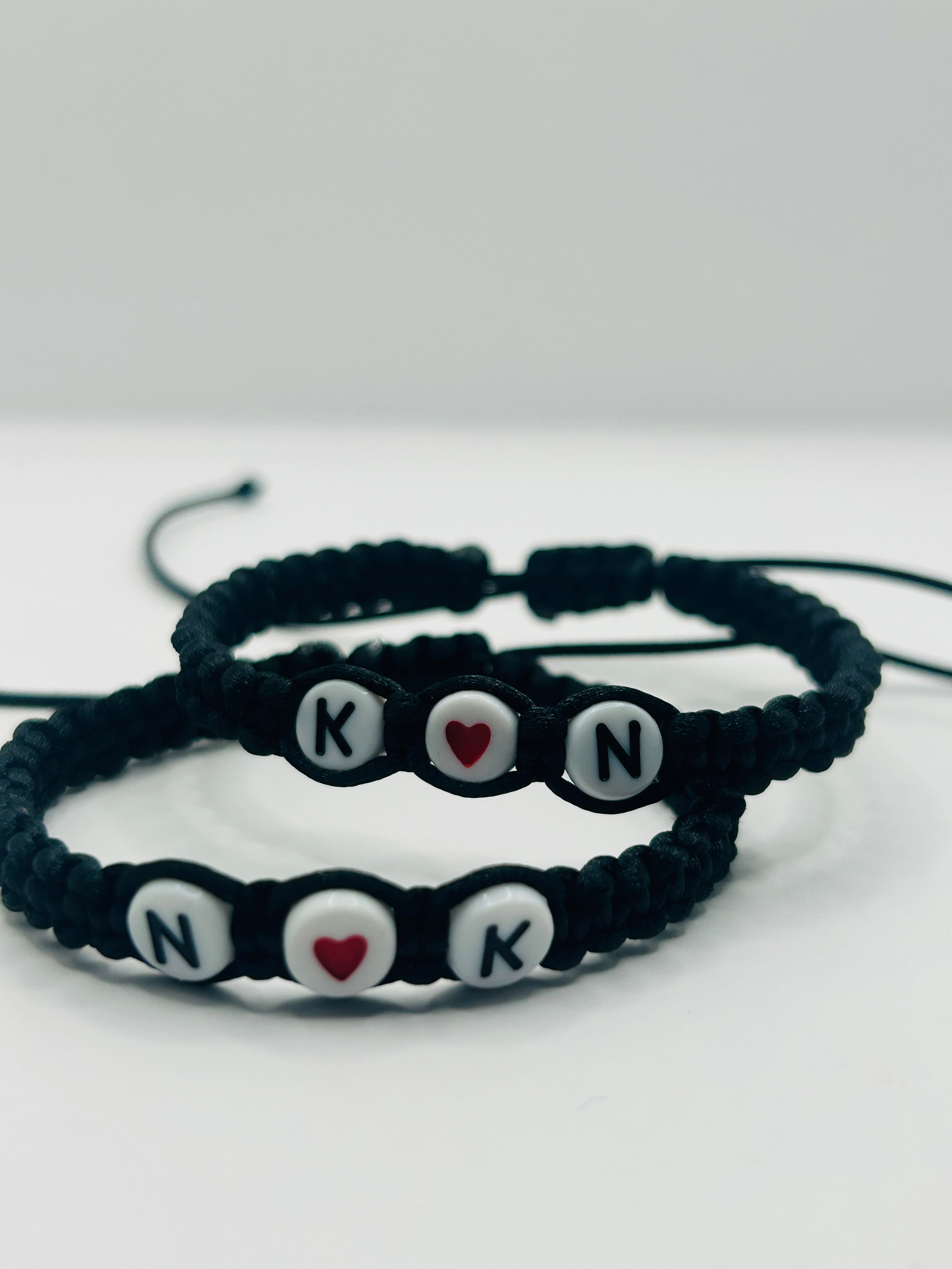 Personalized Couples Initial Adjustable Bracelet Set Black-Black Braided Fashion Matching Bracelets with Custom Letters & Heart Charm, Trendy Daily Jewelry Ideal Gift for Couples, (Copia)